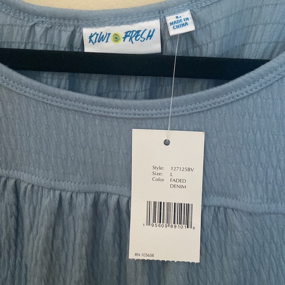 NWT Ladies size L top - Picture 2 of 5